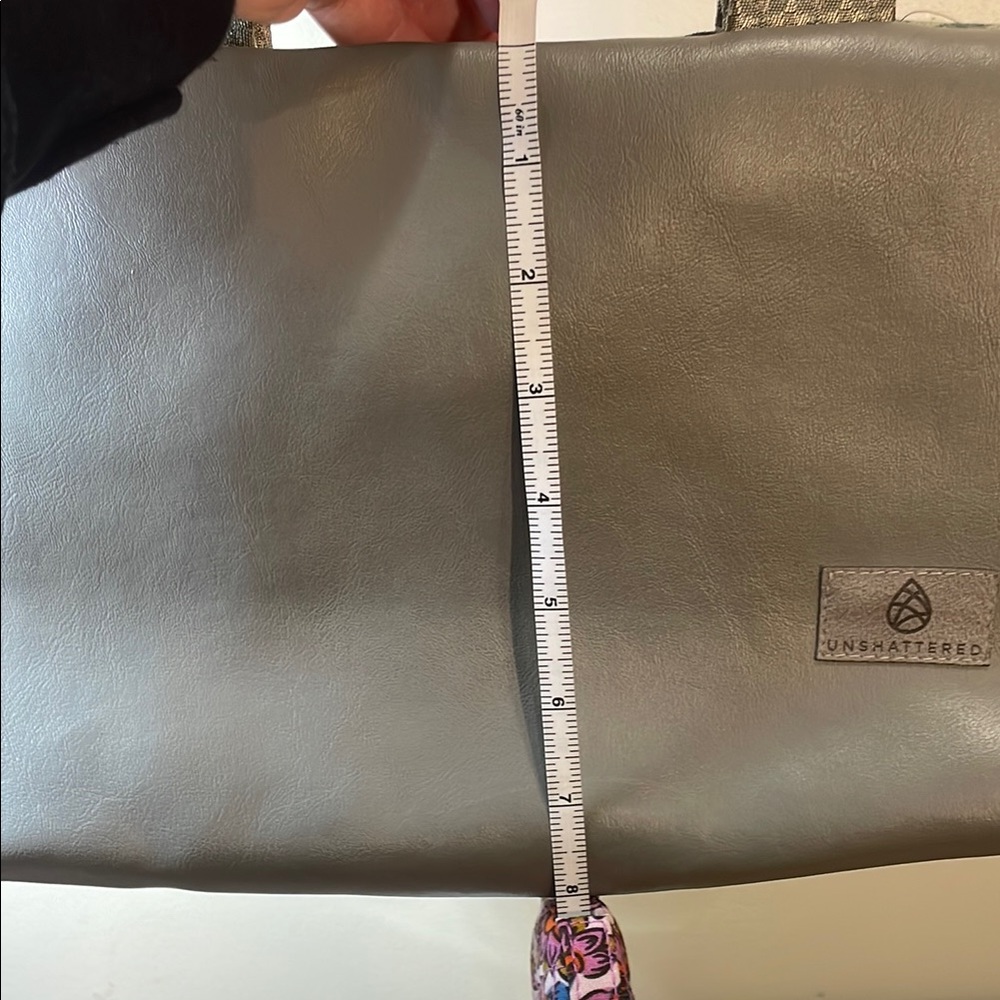 Chic Gray Mixed Media Shoulder Bag - Picture 12 of 14